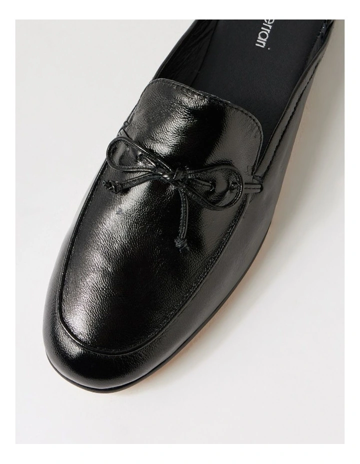 Irrino Black Crinkle Patent Flat Shoes image 4