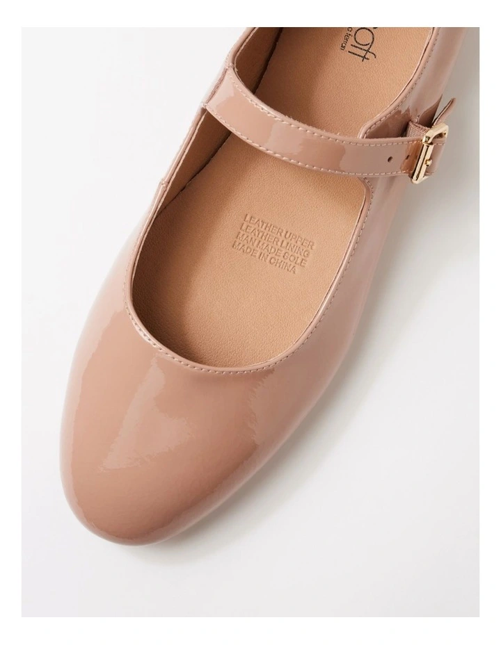 Bels Nude Patent Leather Flat Shoes image 4