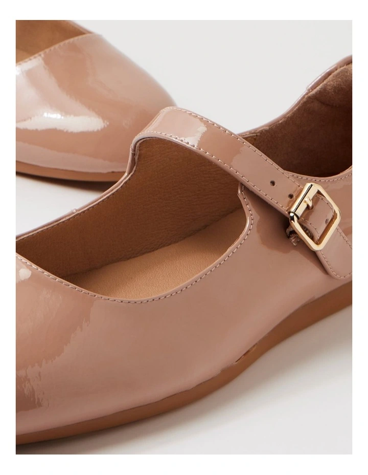 Bels Nude Patent Leather Flat Shoes image 5