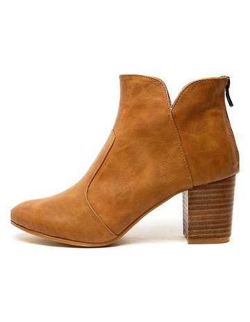 Tan colour