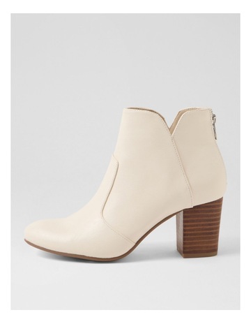 Neutral colour