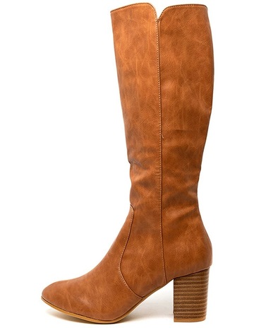 Tan colour