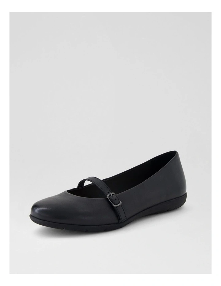 Hillie Black Leather Flat Shoes image 2