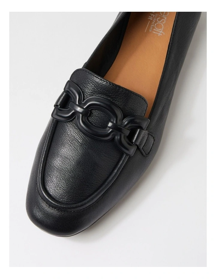 Umaya D Black Leather Flat Shoes image 4