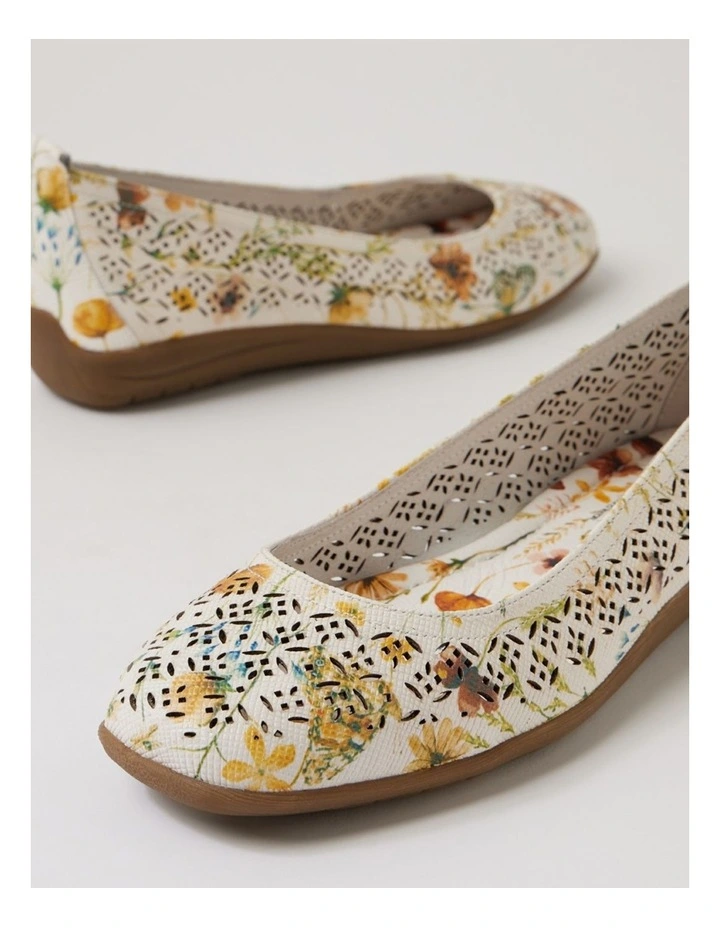 Carlinas Butterfly Multi Leather Flat Shoes image 5