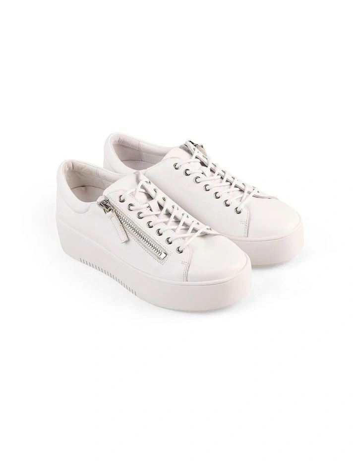 Anna Sneaker in White image 2