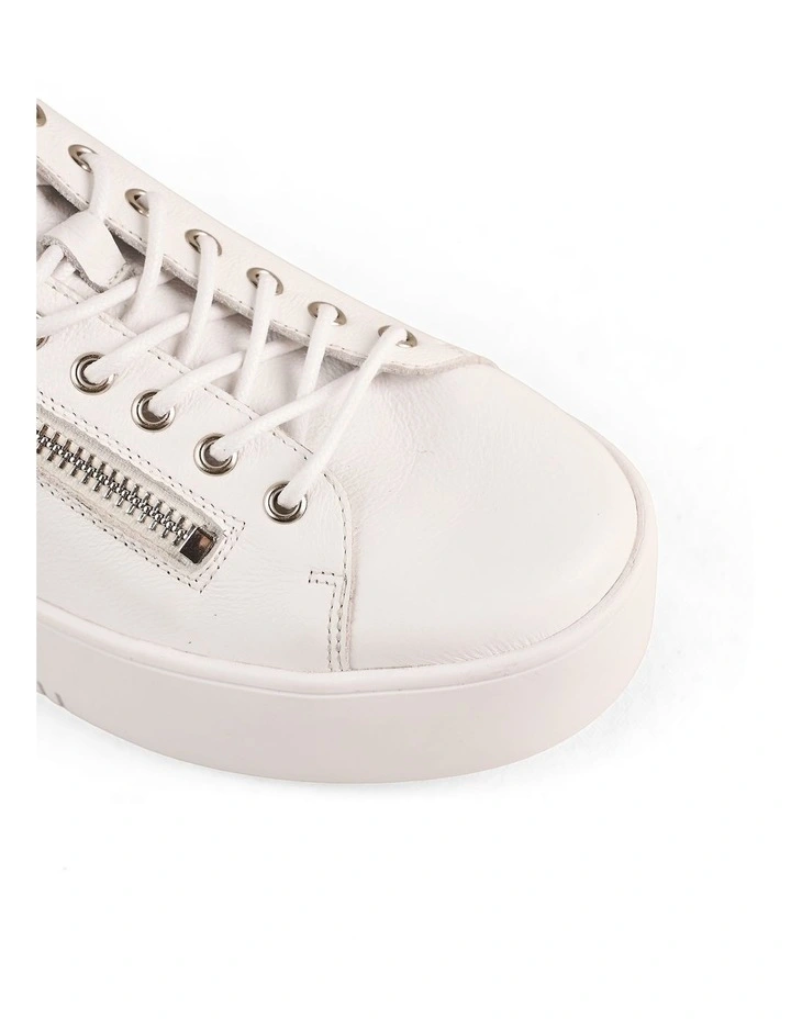 Anna Sneaker in White image 4