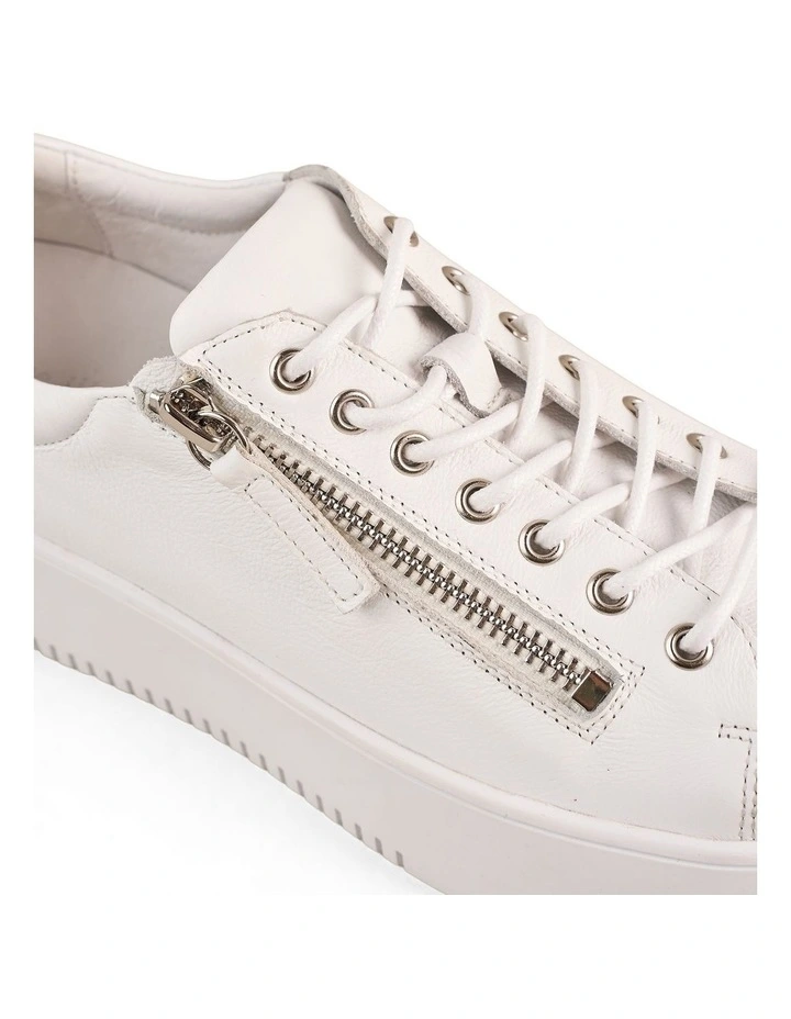 Anna Sneaker in White image 5