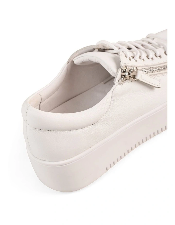 Anna Sneaker in White image 6