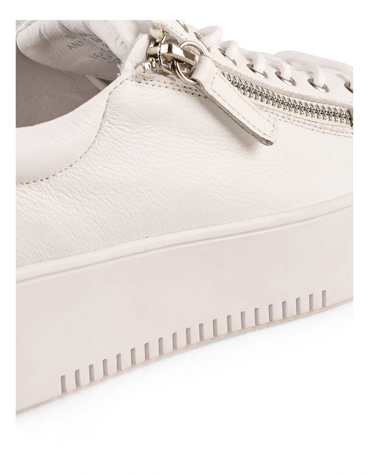 Anna Sneaker in White image 7