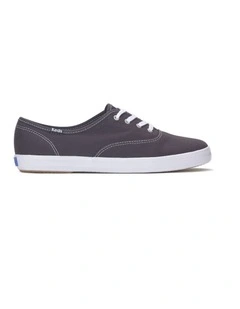 Champion Canvas Sneaker in Navy