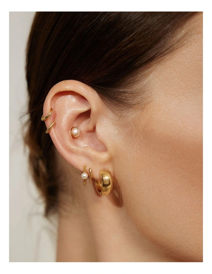 Gold Chubby Medium Huggie Hoop Earrings image 2