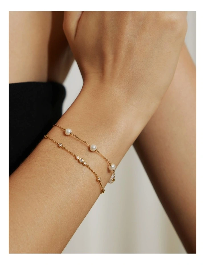 Gold Sparkling Bezel Cubic Zirconia Station Bracelet image 3