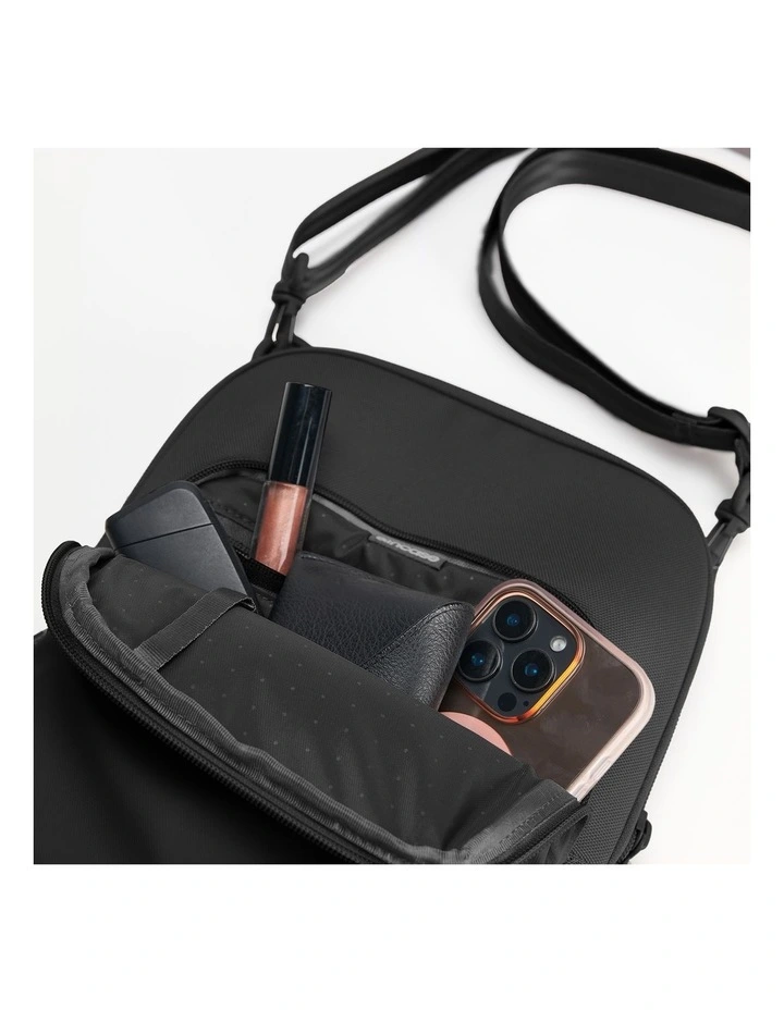 A.R.C Crossbody Bag INCO400719-BLK in Black image 4