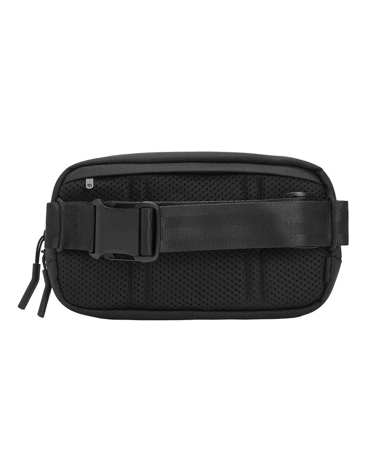 Incase Crosstown Sling - Black [INCO400800-BLK] image 3