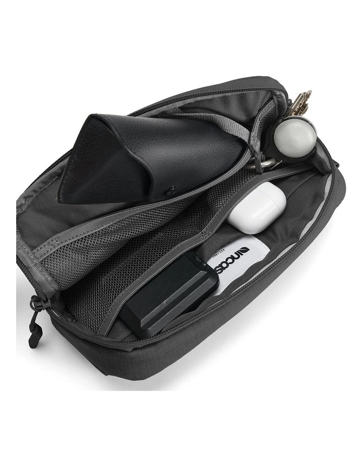 Incase Crosstown Sling - Black [INCO400800-BLK] image 4
