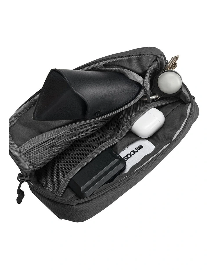 Incase Crosstown Sling - Black [INCO400800-BLK] image 5