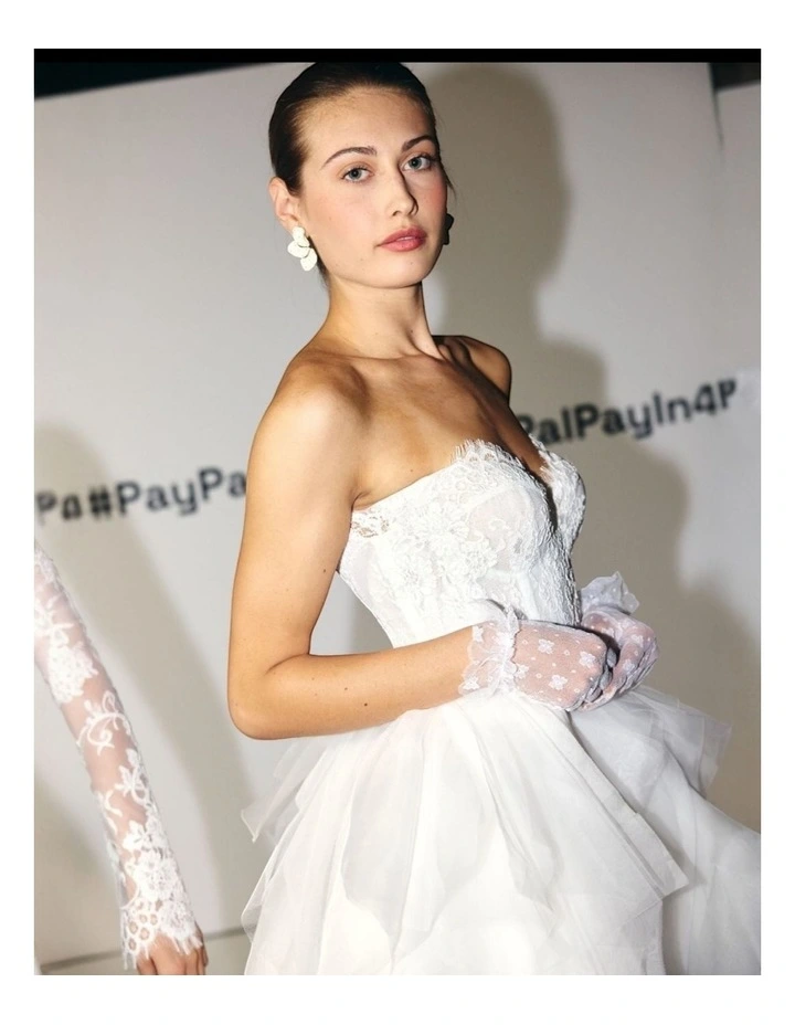 The Emily Gloves in White image 3