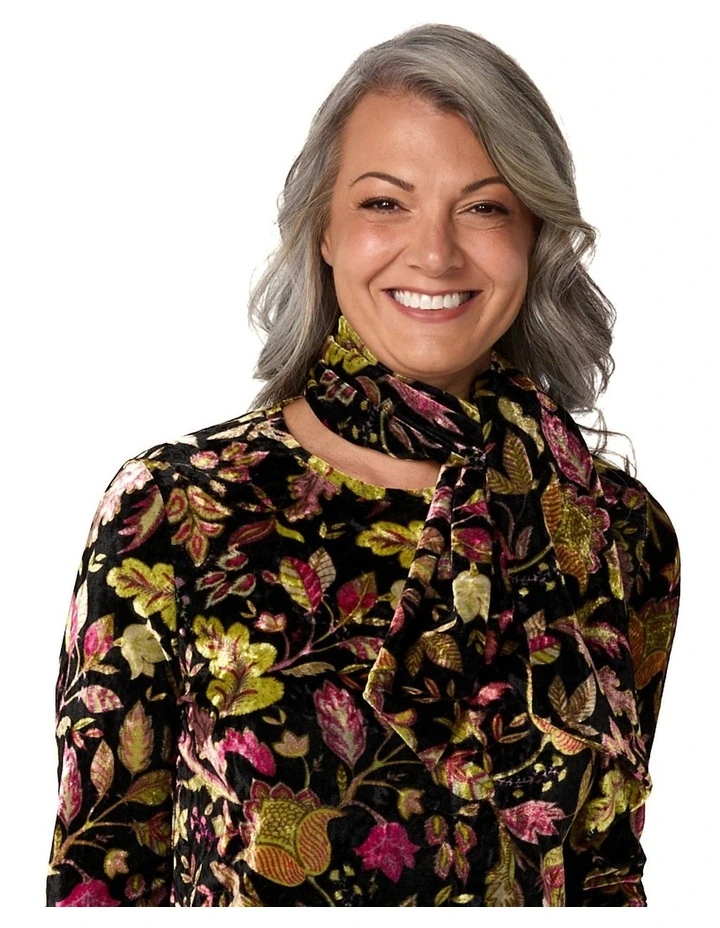 Deluxe Velvet Scarf image 2