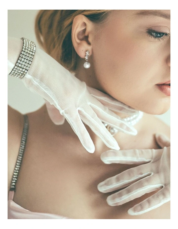 Dents Womens Sheer Tulle Opera Length Evening Gloves in Cream in One Size image 2