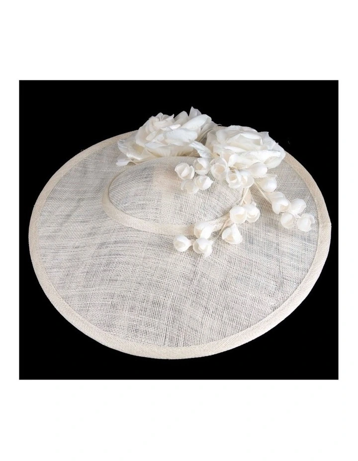 Max Alexander MA959C large cream sinamay fascinator with cream and white flowers image 3