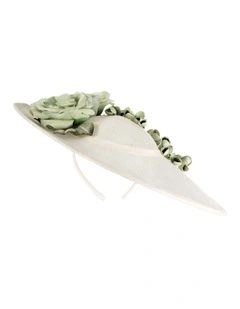 Max Alexander large cream & white sinamay fascinator with mint flower MA959WMI