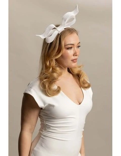 Sutton Fascinator in White