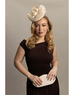 Chantelle Fascinator in Natural Beige