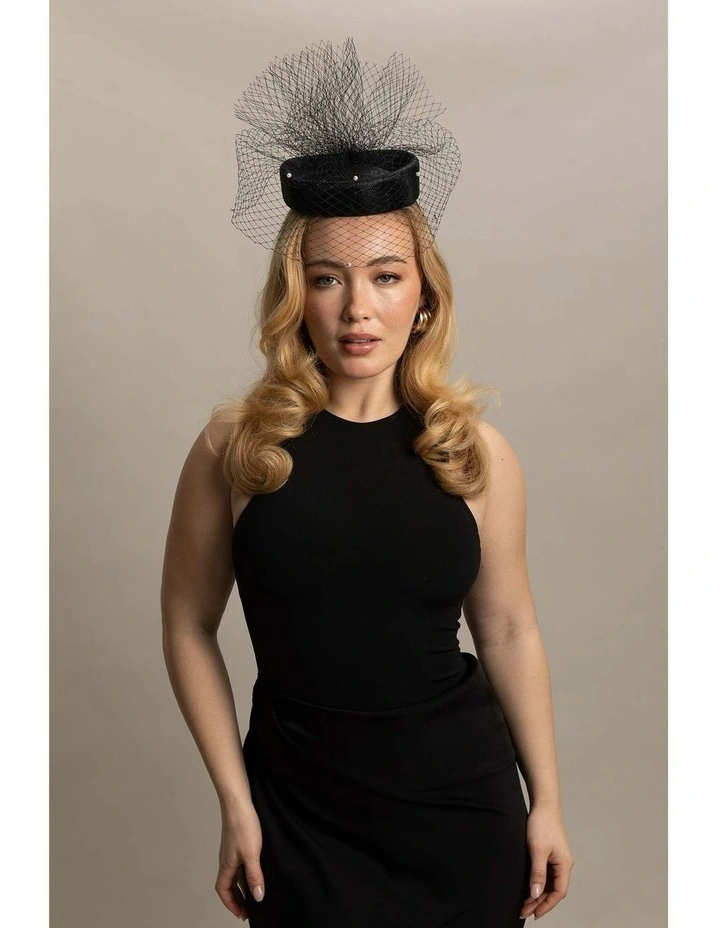 Prue Fascinator in Black image 4