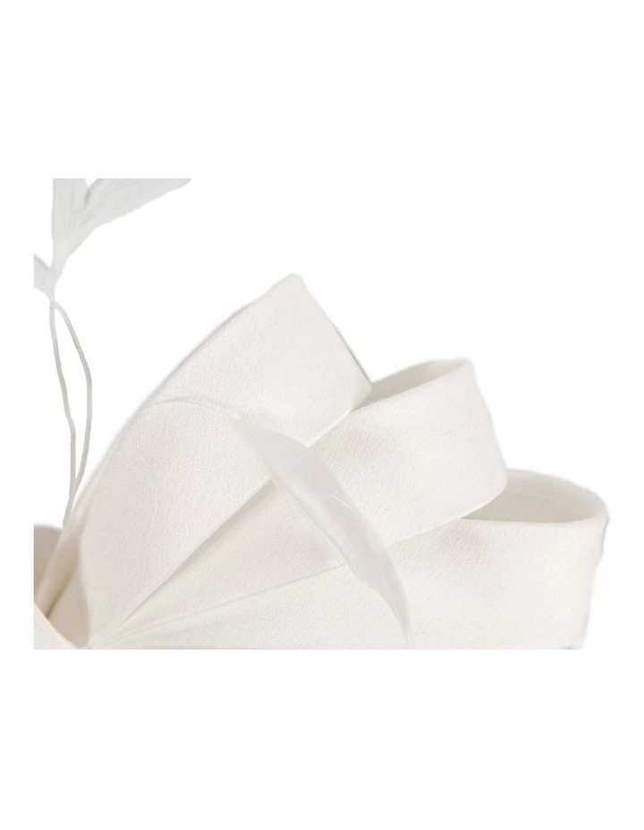White bow racing fascinator by Max Alexander J444WHT image 2