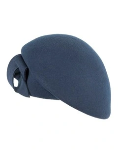 Navy felt beret hat by Max Alexander J432N