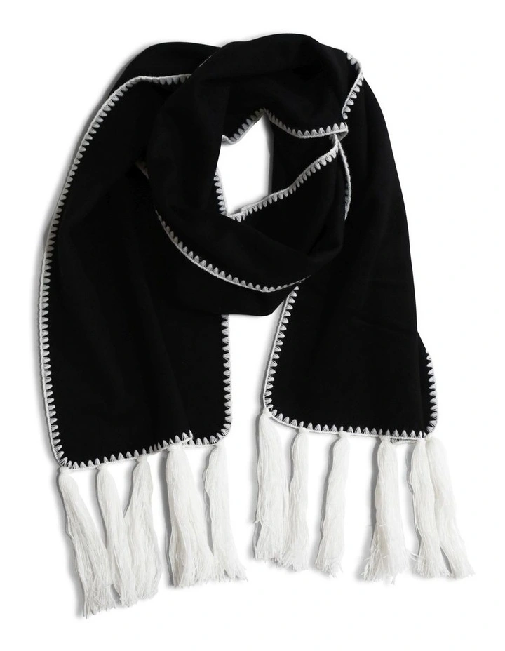 Mountain Side Scarf in Black image 1