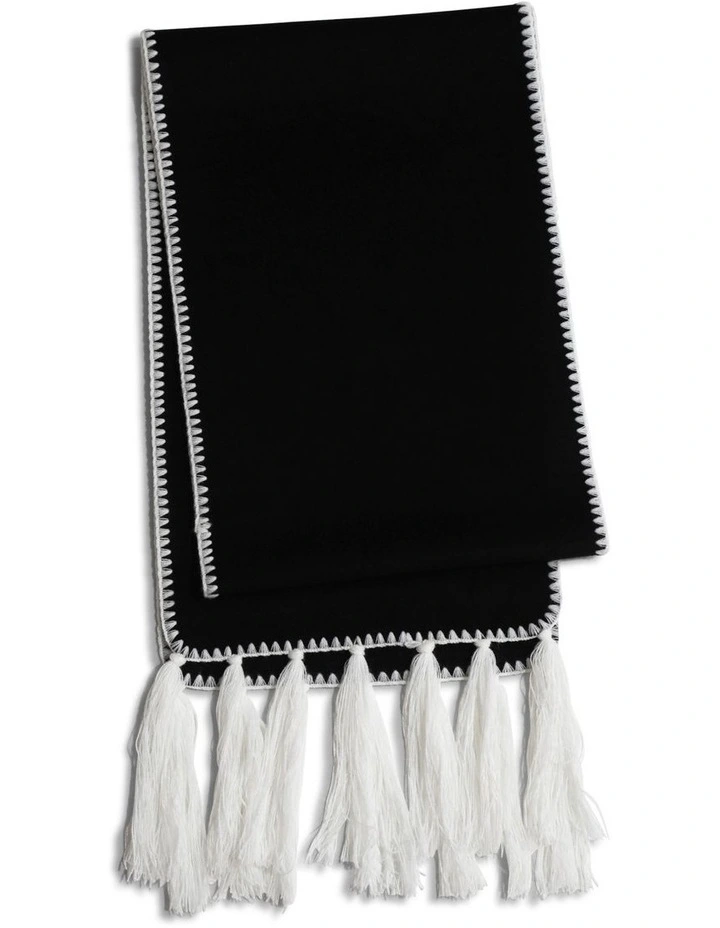 Mountain Side Scarf in Black image 4
