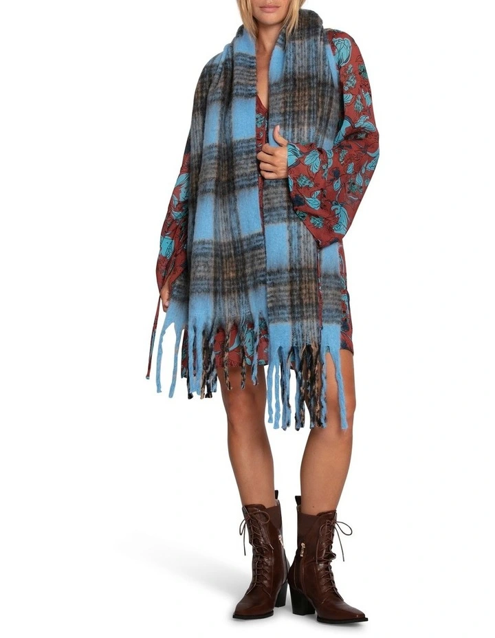 Coming Home Scarf in Blue image 6