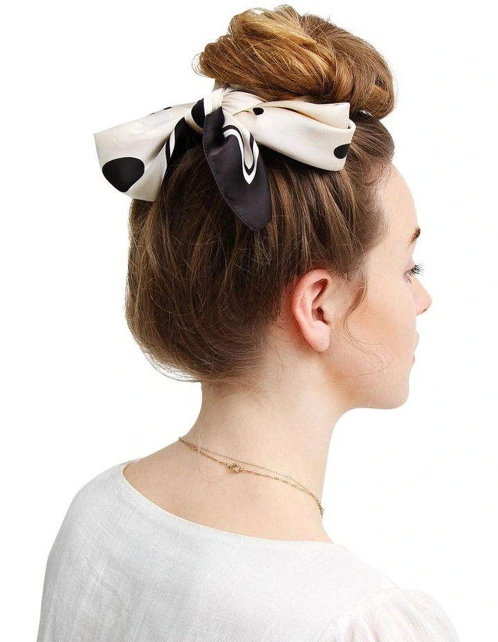 New Yorker Fashion Scarf image 2
