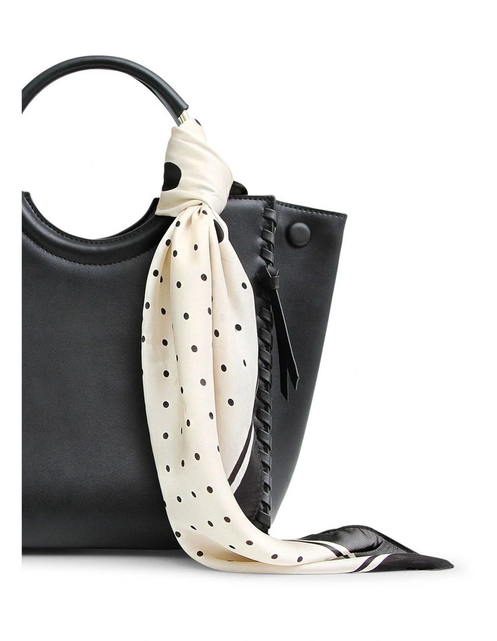 New Yorker Fashion Scarf image 3