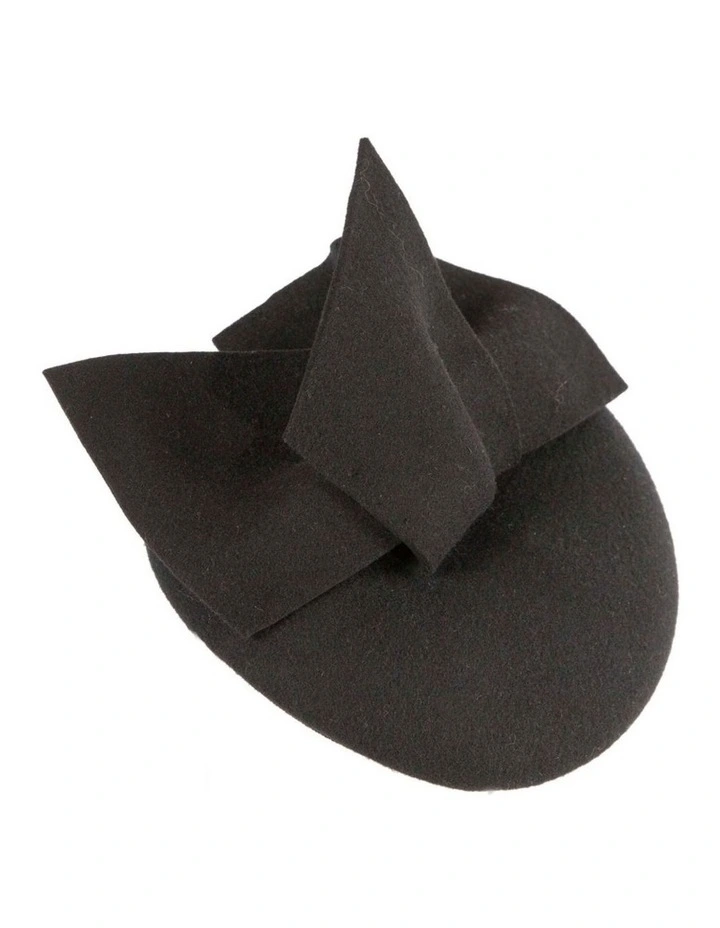 Black felt winter racing pillbox fascinator J434B image 1