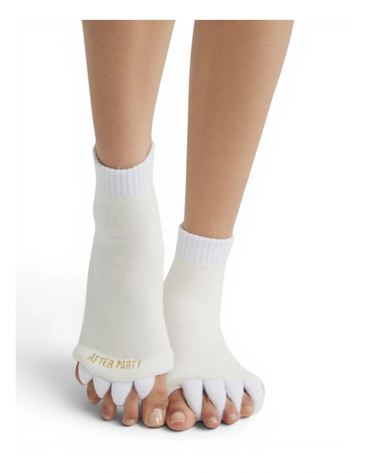 After Party Silicon Toe Socks Separators in White image 3