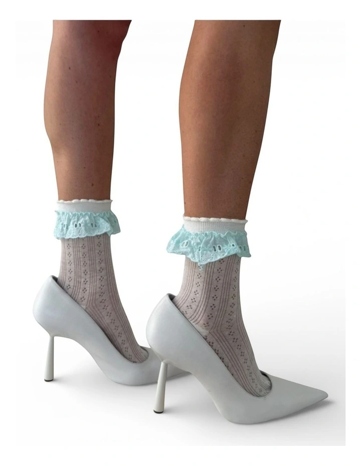 Bobby Lace Frill Trim Cotton Bobby Socks in White image 4