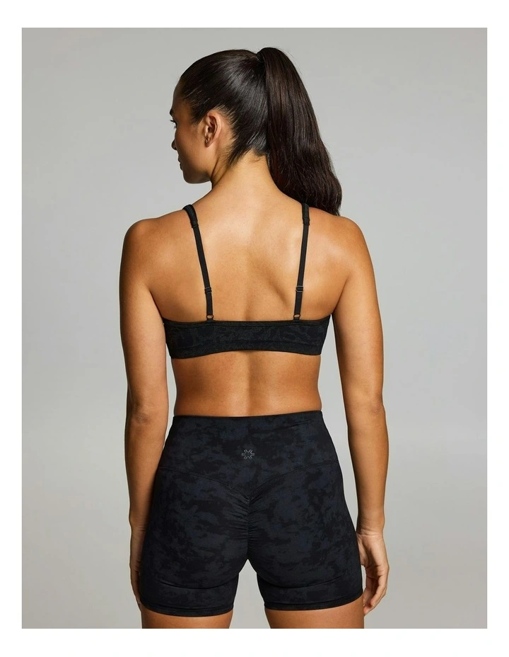 Seamless Twist Sports Bra Black Animal image 2