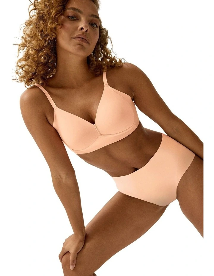 Side Smoothing Soft Cup Wireless Padded Bra image 4