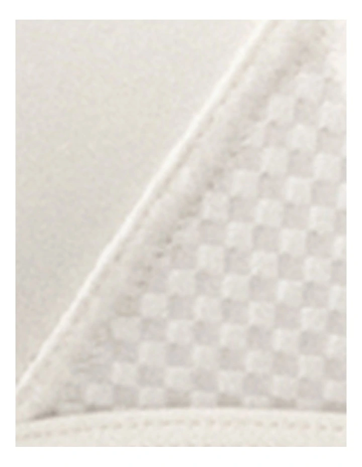 Dynamic Comfort Wirefree Moulded Minimiser Bra image 7