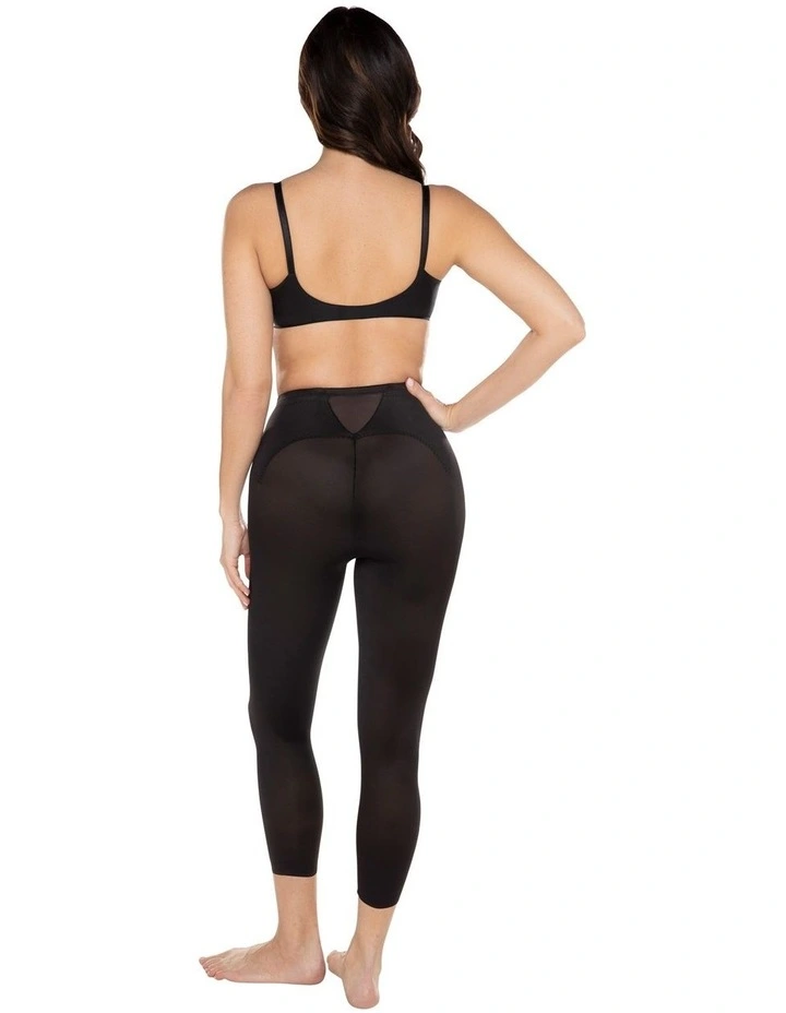 Flexible Fit Waistline Shaping Pantliner image 5
