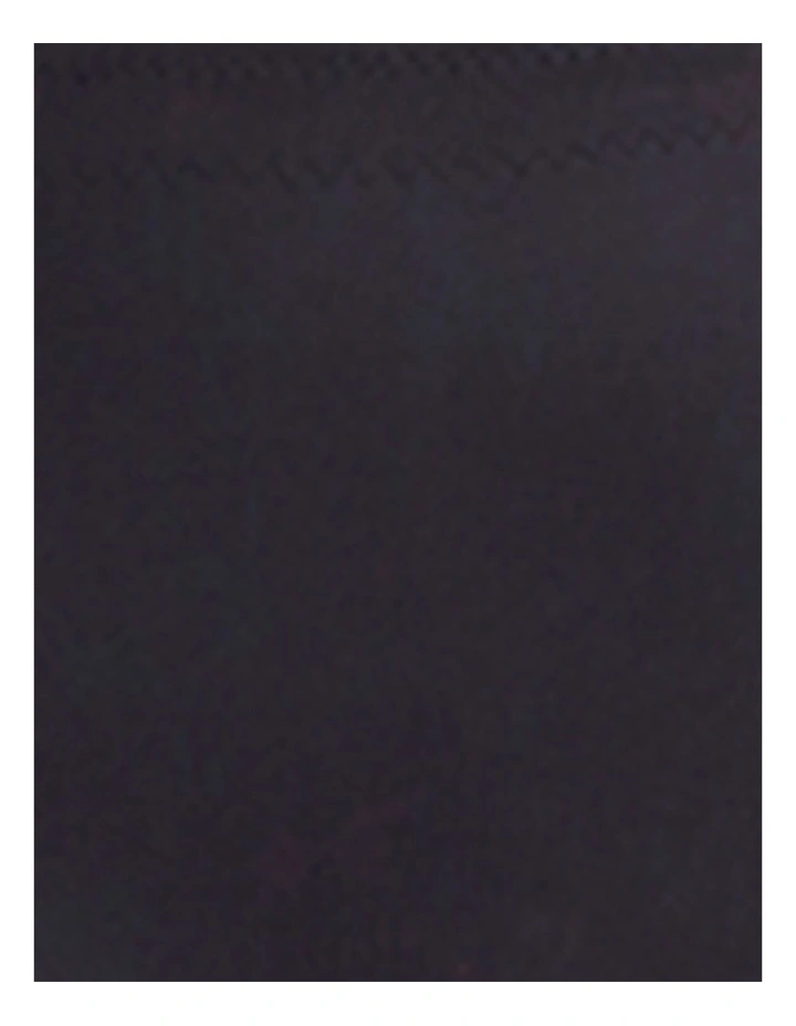 Flexible Fit Waistline Shaping Pantliner image 5