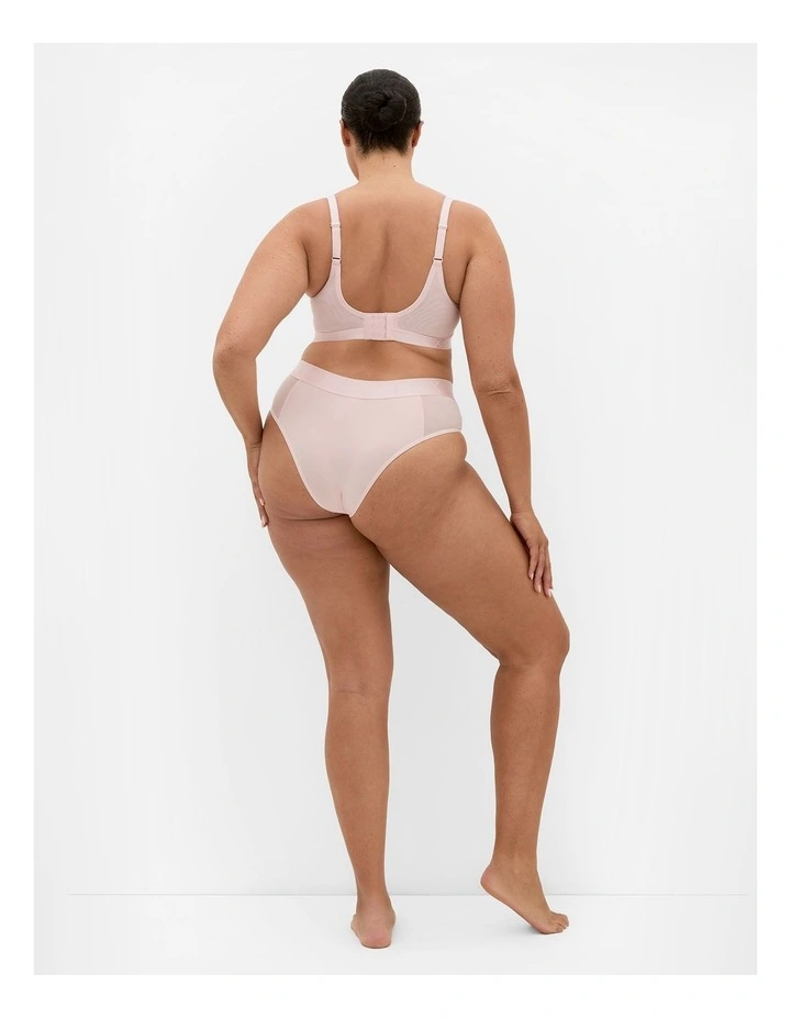 Plus Size Signature T-Shirt Bra  in pink icing image 2