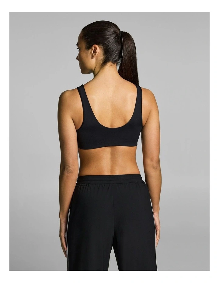 Keyhole Medium Support Sports Bra Black image 2