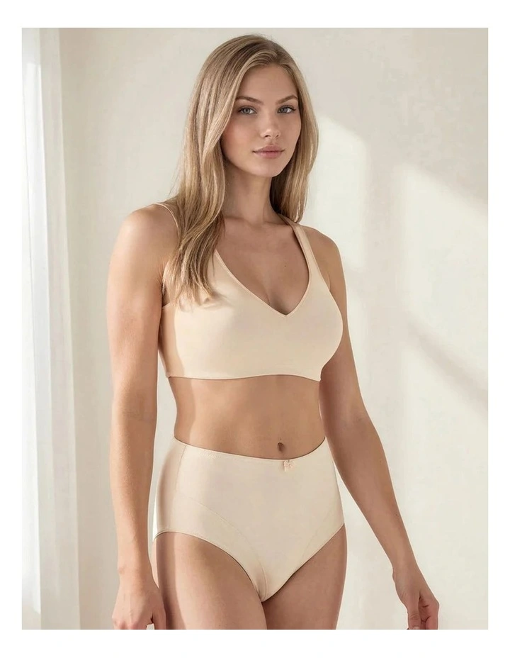 Seamless Unlined Wide Strap Comfort Bra image 3