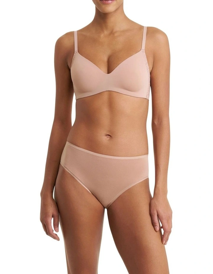 Pretty Smooth Padded Wirefree T-Shirt Bra With Lace image 5
