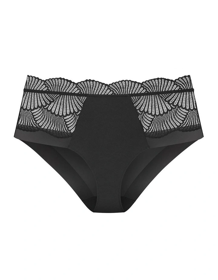 Lia Shorty in Black image 3
