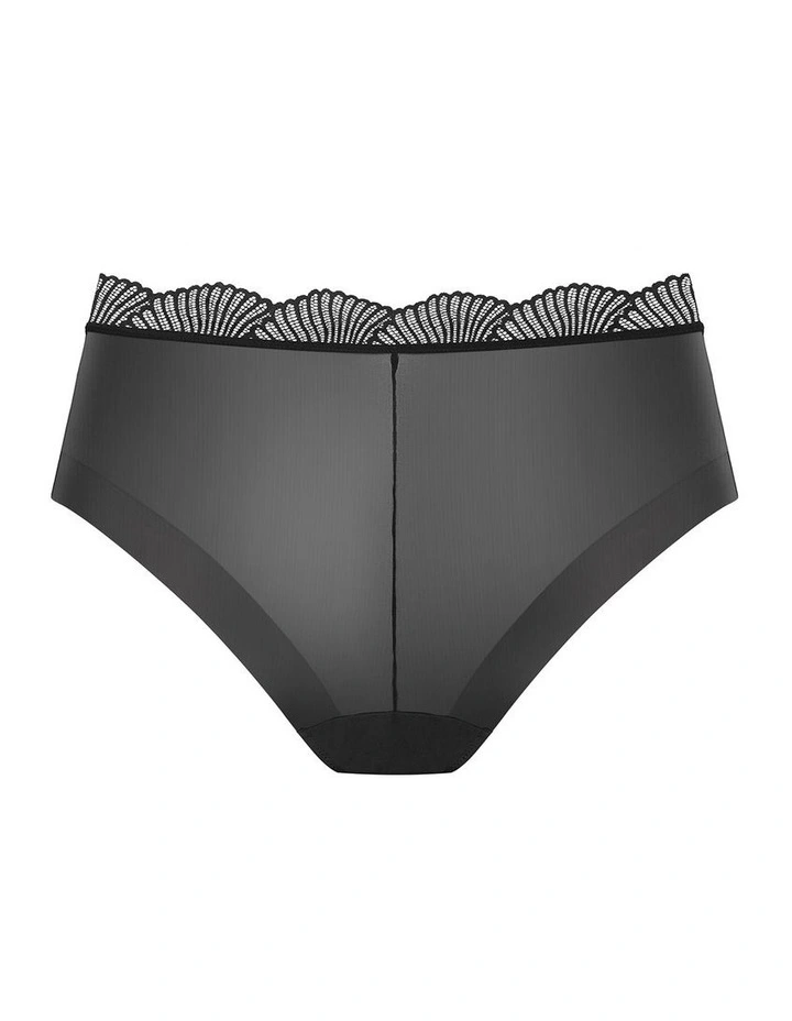 Lia Shorty in Black image 4